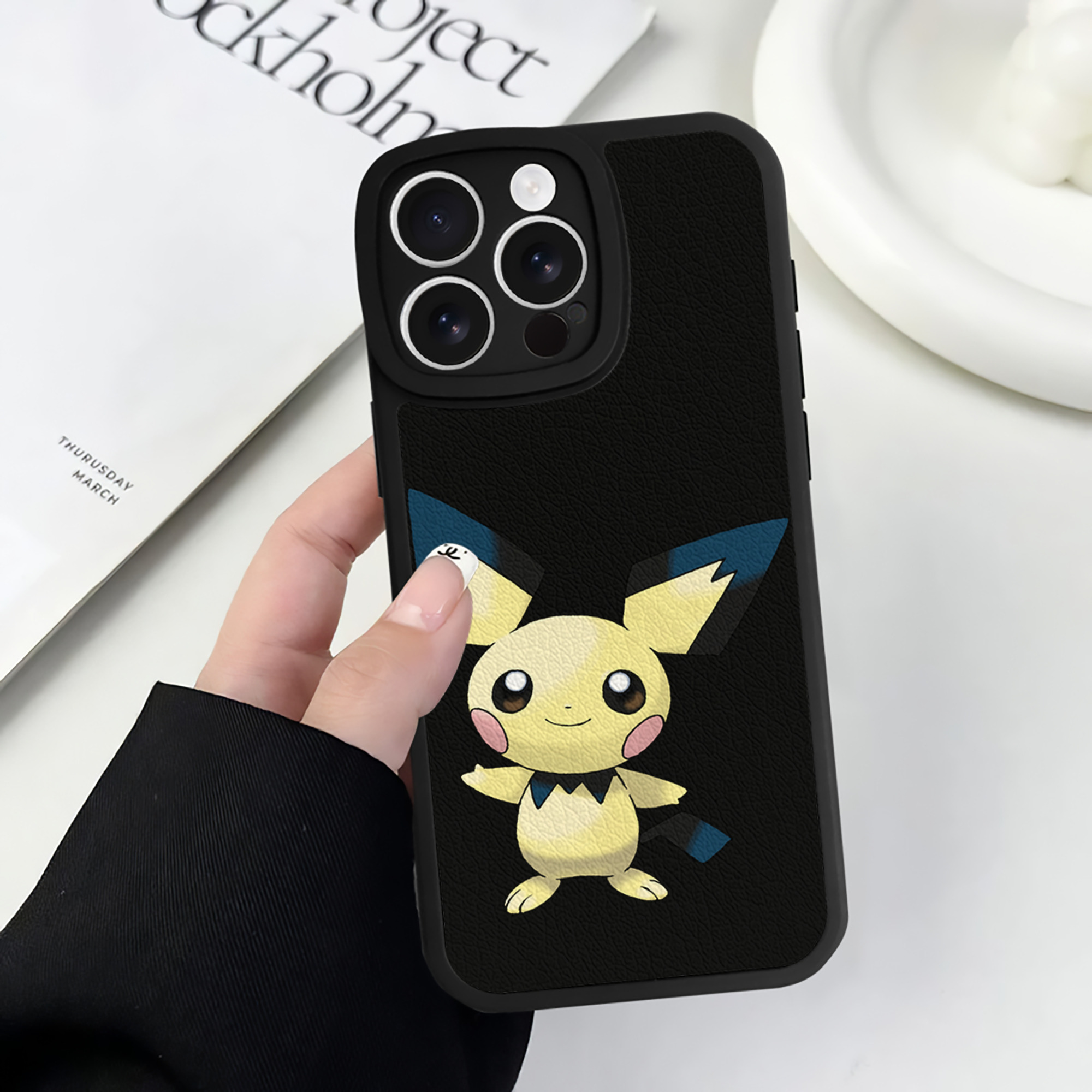 （画像用） ポケットモンスター Pokémon 【iPhone 16シリーズ対応】シリコンスマホケース（レザー調） 材質：シリコン
